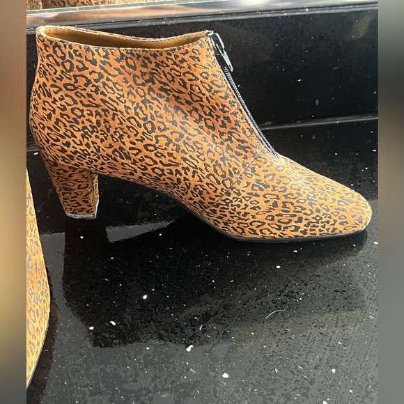 Leopard cheetah brown black suede leather zipper ankle heel booties vintage - Picture 2 of 7